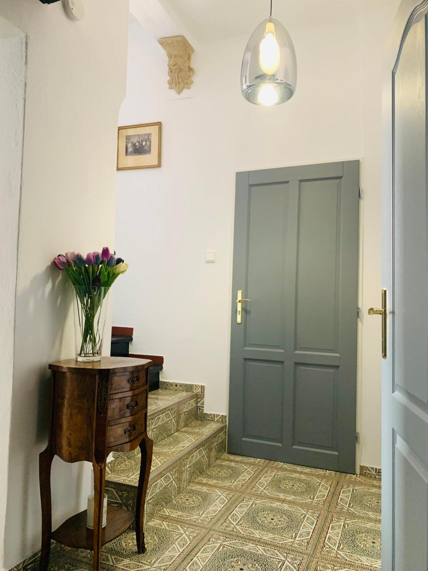 Boutique Apartments U Rolanda, Mikulasske Namesti Znojmo Kültér fotó