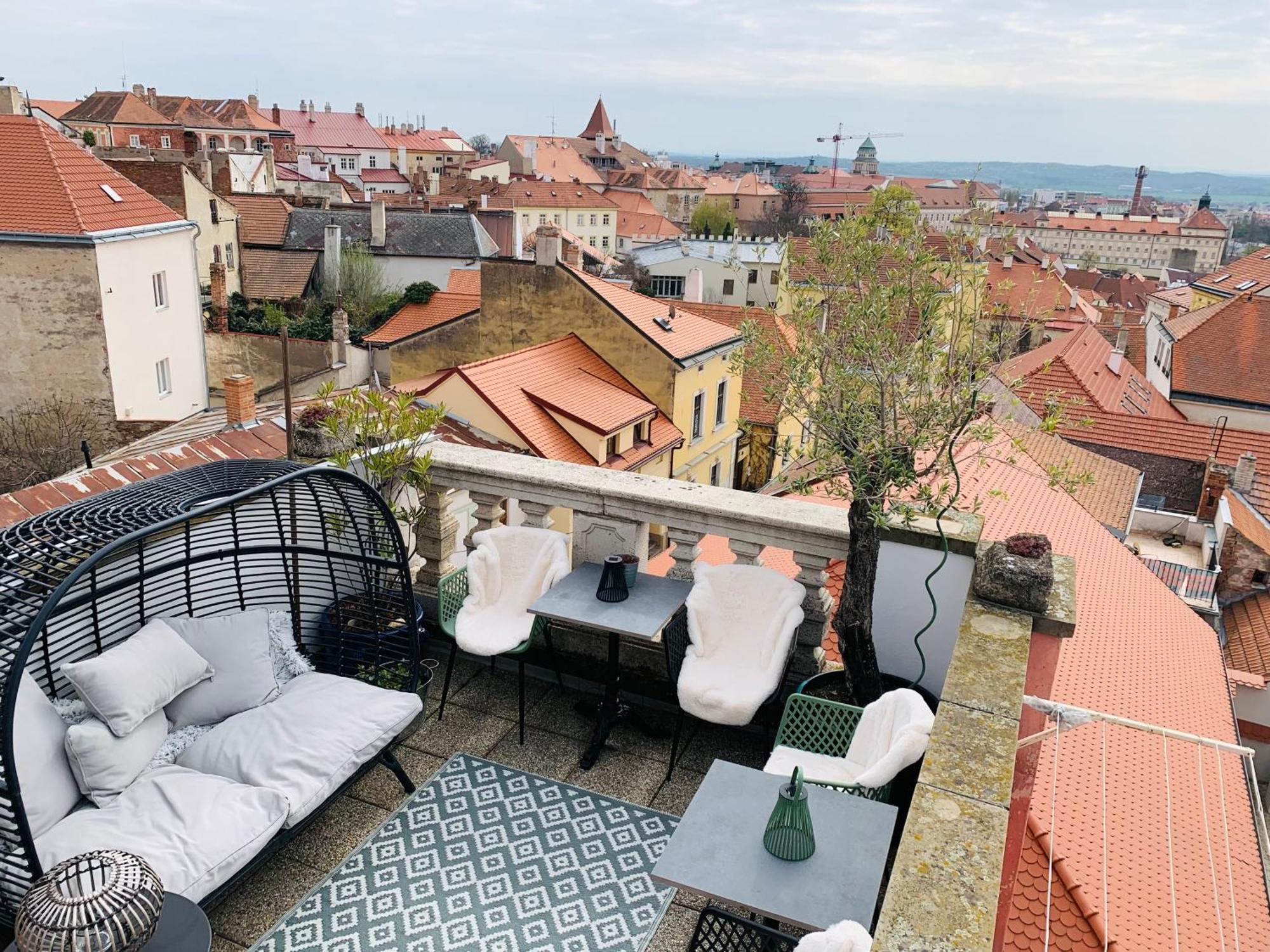 Boutique Apartments U Rolanda, Mikulasske Namesti Znojmo Kültér fotó