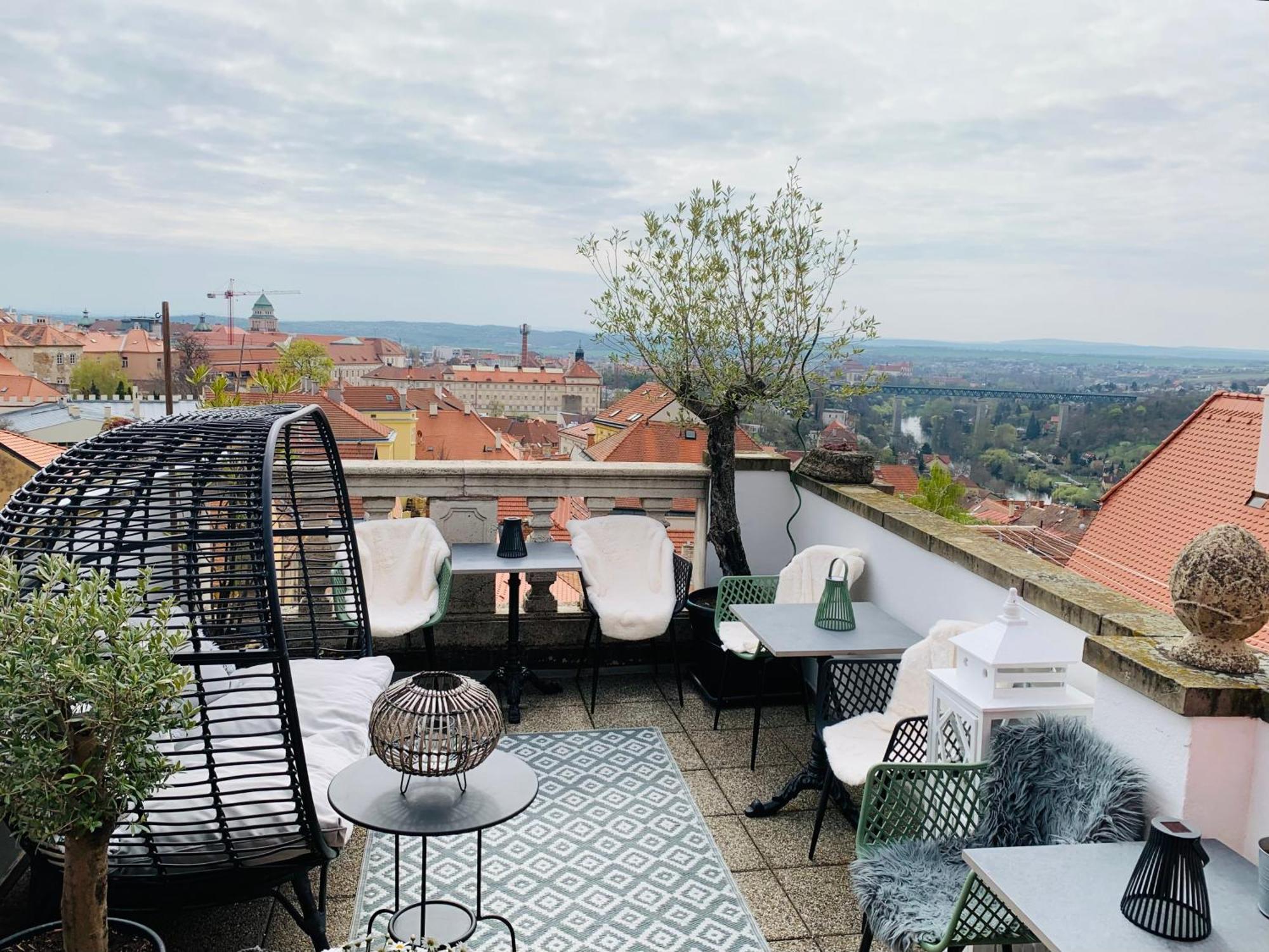 Boutique Apartments U Rolanda, Mikulasske Namesti Znojmo Kültér fotó