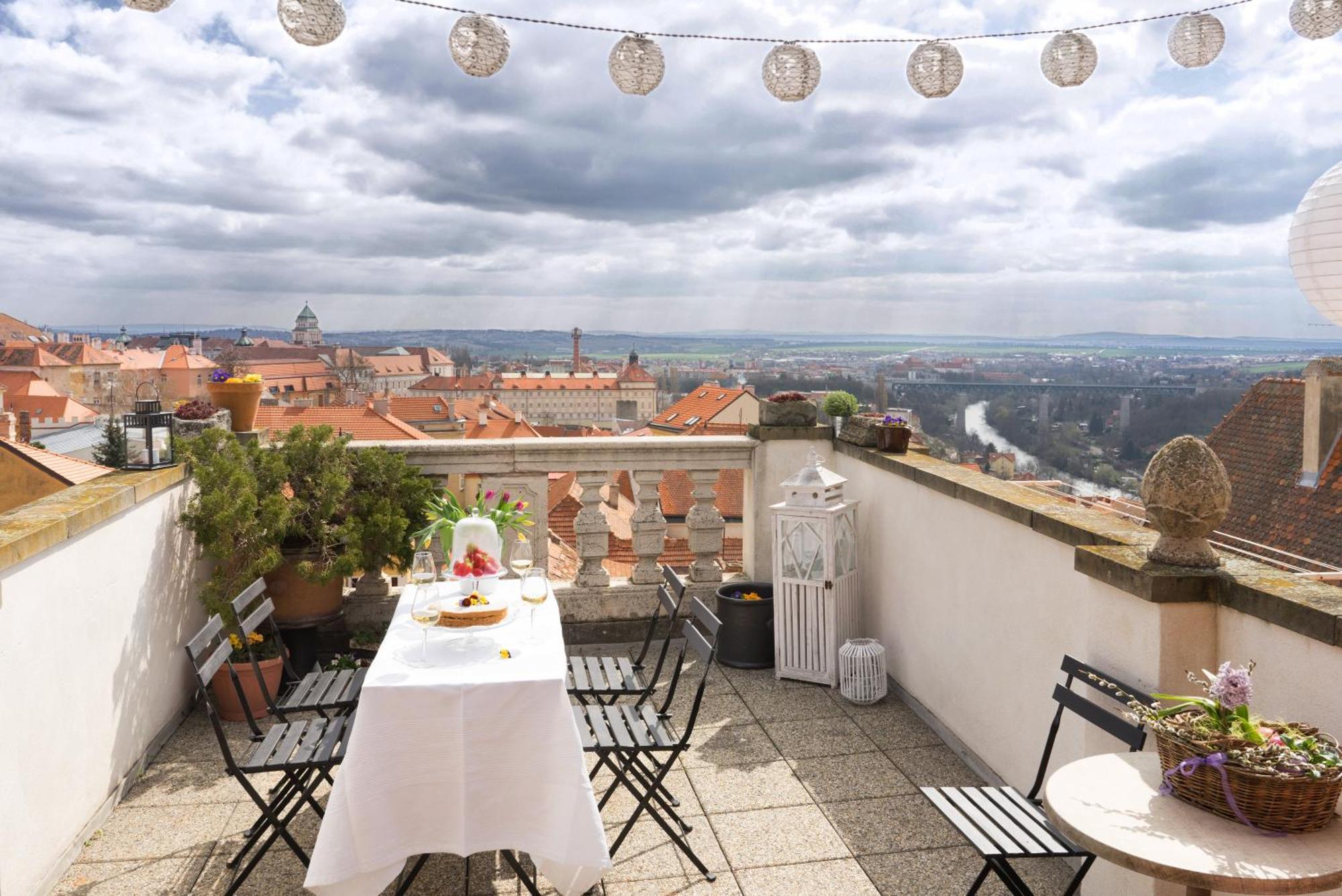 Boutique Apartments U Rolanda, Mikulasske Namesti Znojmo Kültér fotó